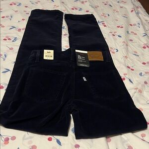 NWT navy Levi’s corduroys